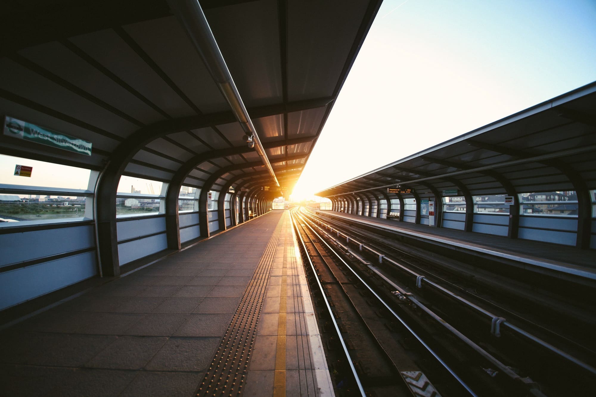 charles-forerunner-gapYVvUg1M8-unsplash – rectangle Amtrak upgrades communication networks to Optical LAN
