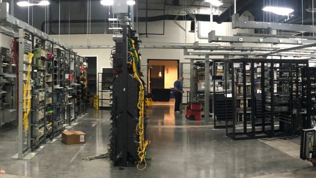 Lab – tighter – 16×9 Tellabs Broadband and Optical LAN showcase lab